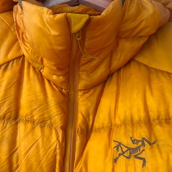 Arc’teryx • Lightweight Cerium Hoodie Size Extra Large Edziza Yellow Orange - Picture 3 of 16